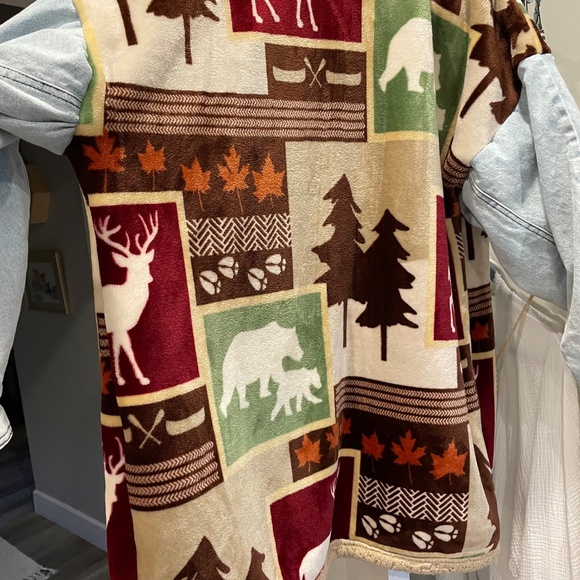 Handmade winterscape blanket jacket OS - Picture 7 of 10